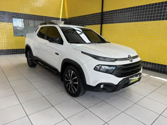 FIAT TORO 2.0 16V TURBO DIESEL ULTRA 4WD AT9 FIAT TORO 2.0 16V TURBO DIESEL ULTRA 4WD AT9