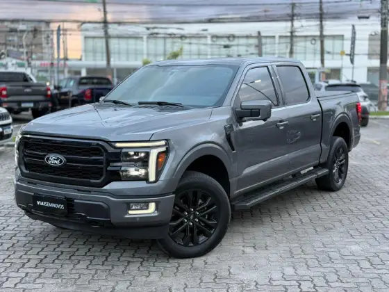 FORD F-150 5.0 V8 GASOLINA CD LARIAT BLACK FX4 AUTOMÁTICO