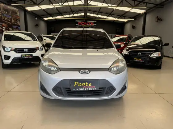 FORD FIESTA 1.6 ROCAM HATCH 8V FLEX 4P MANUAL FORD FIESTA 1.6 ROCAM HATCH 8V FLEX 4P MANUAL