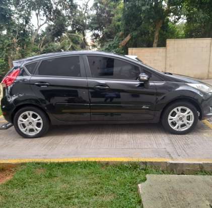 FORD-FIESTA-2014