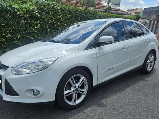 FORD-FOCUS-2.0 SE PLUS 16V FLEX 4P POWERSHIFT FORD-FOCUS-2015