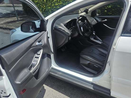 FORD-FOCUS-2.0 SE PLUS 16V FLEX 4P POWERSHIFT FORD-FOCUS-2015