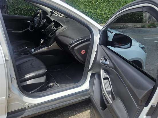 FORD-FOCUS-2.0 SE PLUS 16V FLEX 4P POWERSHIFT FORD-FOCUS-2015