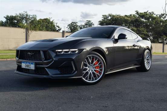 FORD-MUSTANG-2024