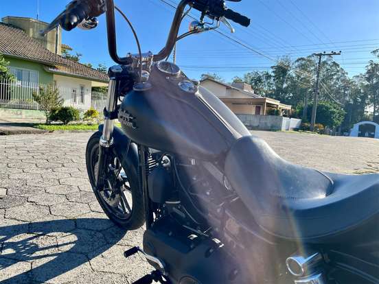 HARLEY-DAVIDSON-DYNA STREET BOB-2015
