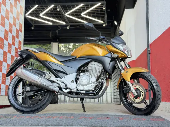 HONDA CB 300R 