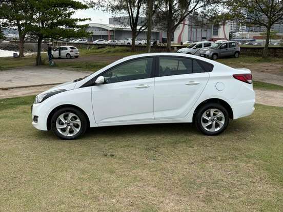 HYUNDAI-HB20S-1.6 COMFORT PLUS 16V FLEX 4P AUTOMÁTICO HYUNDAI-HB20S-2016