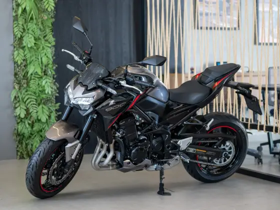 KAWASAKI Z900 KAWASAKI Z900