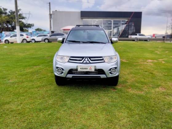 MITSUBISHI PAJERO 3.2 HPE 4X4 7 LUGARES 16V TURBO INTERCOOLER DIESEL 4P AUTOMÁTICO