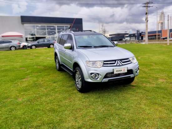 MITSUBISHI-PAJERO-2017