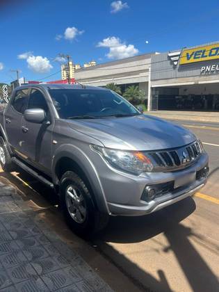 MITSUBISHI L200 TRITON 2.4 16V TURBO DIESEL SPORT GLS CD 4P 4X4 AUTOMÁTICO