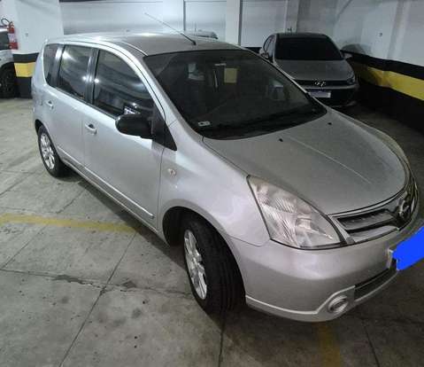 NISSAN-LIVINA-2012