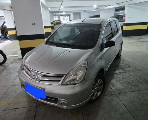 NISSAN-LIVINA-2012