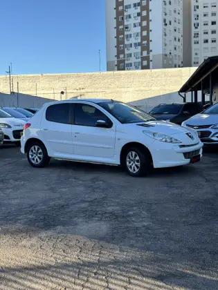 PEUGEOT 207 1.4 XR 8V FLEX 4P MANUAL