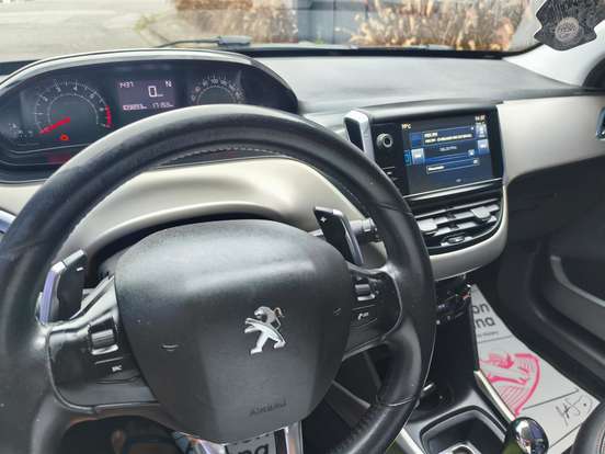 PEUGEOT-2008-2016