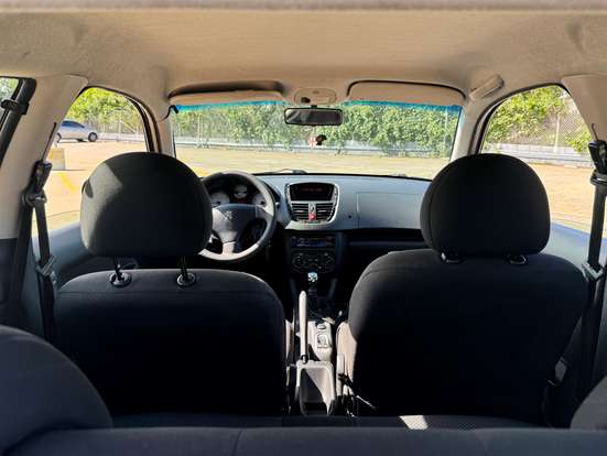 PEUGEOT-207-2011