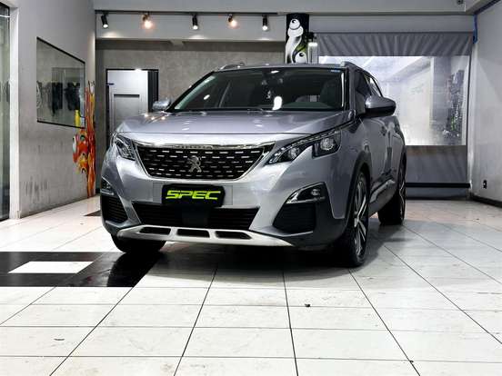 PEUGEOT-5008-2018