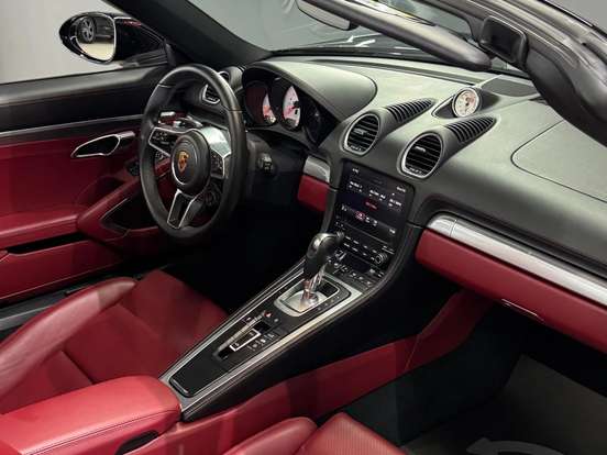 PORSCHE-718-2021