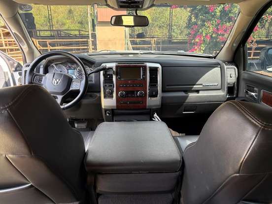 RAM-2500-6.7 LARAMIE 4X4 CD I6 TURBO DIESEL 4P AUTOMÁTICO RAM-2500-2011