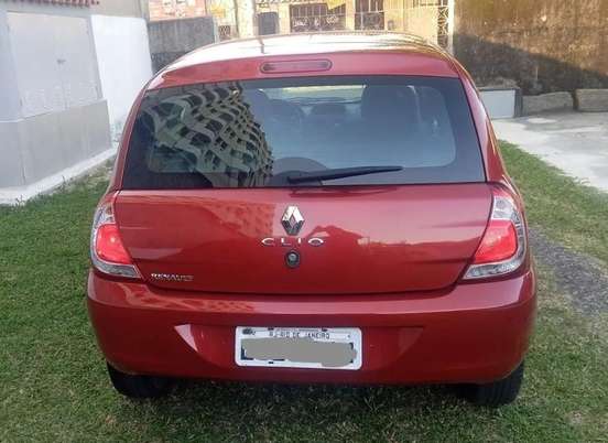 RENAULT-CLIO-2015