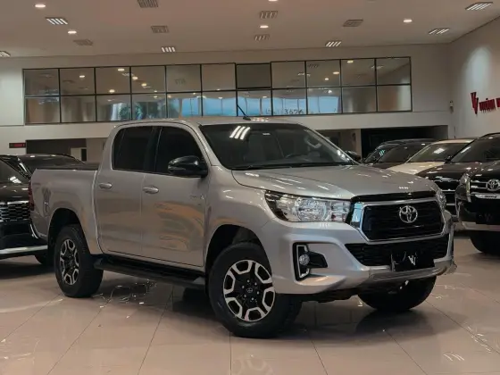 TOYOTA HILUX 2.7 SR 4X2 CD 16V FLEX 4P AUTOMÁTICO