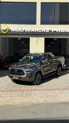 TOYOTA HILUX 2.8 D-4D TURBO DIESEL CD SRV 4X4 AUTOMÁTICO TOYOTA HILUX 2.8 D-4D TURBO DIESEL CD SRV 4X4 AUTOMÁTICO