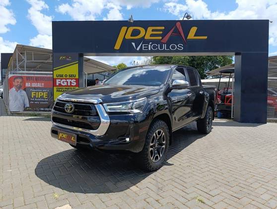 TOYOTA HILUX 2.8 D-4D TURBO DIESEL CD SRX 4X4 AUTOMÁTICO