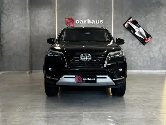 TOYOTA-HILUX SW4-2023