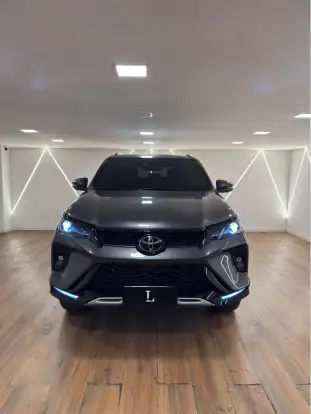 TOYOTA-HILUX SW4-2024