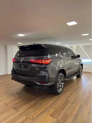 TOYOTA-HILUX SW4-2024