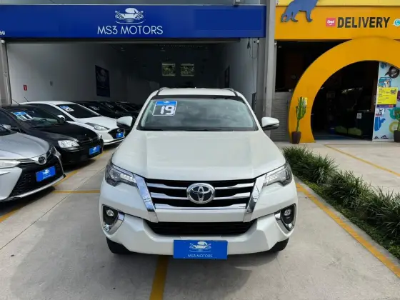TOYOTA HILUX SW4 2.8 SRX 4X4 16V TURBO INTERCOOLER DIESEL 4P AUTOMÁTICO