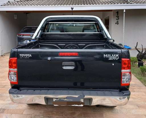 TOYOTA-HILUX-2012