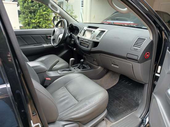 TOYOTA-HILUX-2.7 SRV 4X4 CD 16V FLEX 4P AUTOMÁTICO TOYOTA-HILUX-2012