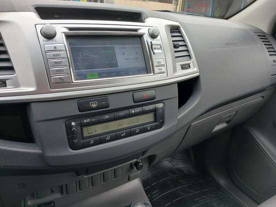 TOYOTA-HILUX-2.7 SRV 4X4 CD 16V FLEX 4P AUTOMÁTICO TOYOTA-HILUX-2012