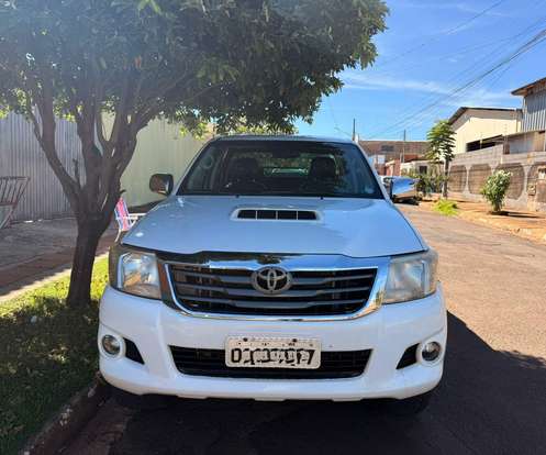TOYOTA-HILUX-2014