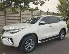 TOYOTA HILUX SW4 2.8 SRX 4X4 7 LUGARES 16V TURBO INTERCOOLER DIESEL 4P AUTOMÁTICO TOYOTA HILUX SW4 2.8 SRX 4X4 7 LUGARES 16V TURBO INTERCOOLER DIESEL 4P AUTOMÁTICO