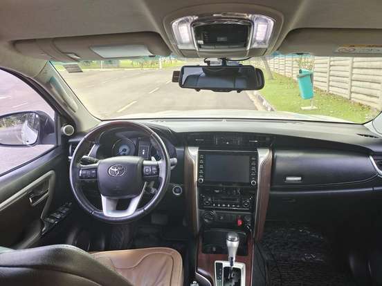 TOYOTA-HILUX SW4-2020
