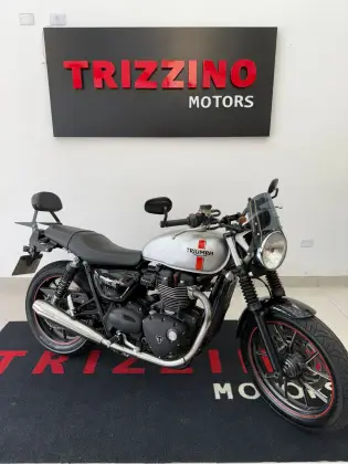 TRIUMPH STREET TWIN 