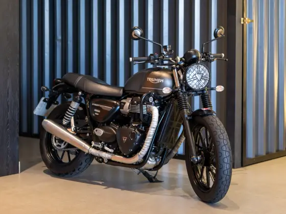 TRIUMPH STREET TWIN TRIUMPH STREET TWIN