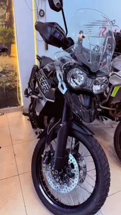 TRIUMPH TIGER 800 XCX TRIUMPH TIGER 800 XCX