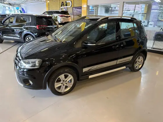 VOLKSWAGEN FOX 1.6 MI 8V FLEX 4P MANUAL VOLKSWAGEN FOX 1.6 MI 8V FLEX 4P MANUAL