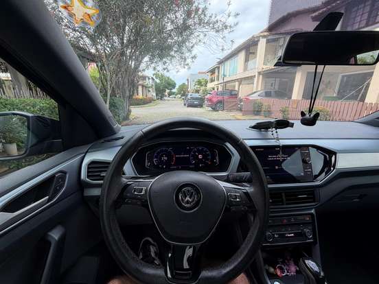 VOLKSWAGEN-T-CROSS-2019