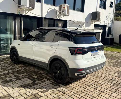 VOLKSWAGEN-T-CROSS-2020
