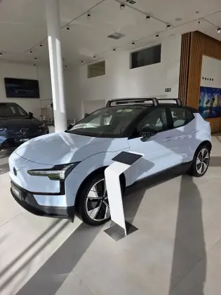 VOLVO EX30 69 KW ELÉTRICO PERFORMANCE ULTRA