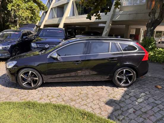VOLVO-V60-2013