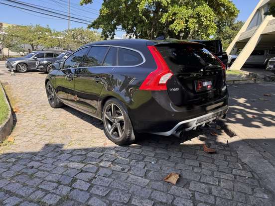 VOLVO-V60-2013