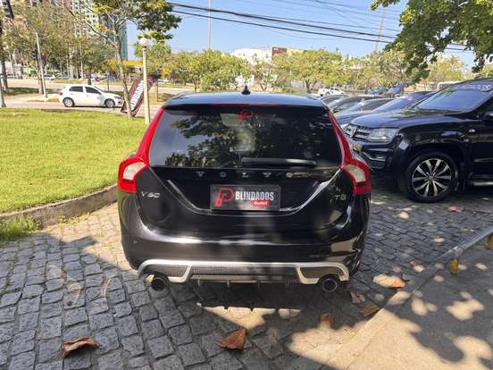 VOLVO-V60-2.0 T5 R DESIGN DYNAMIC 16V TURBO GASOLINA 4P AUTOMATIZADO VOLVO-V60-2013