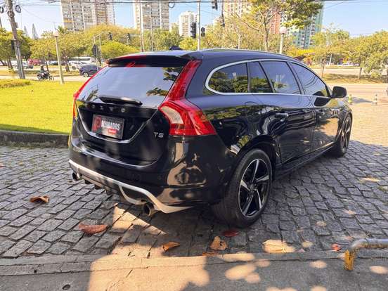 VOLVO-V60-2.0 T5 R DESIGN DYNAMIC 16V TURBO GASOLINA 4P AUTOMATIZADO VOLVO-V60-2013