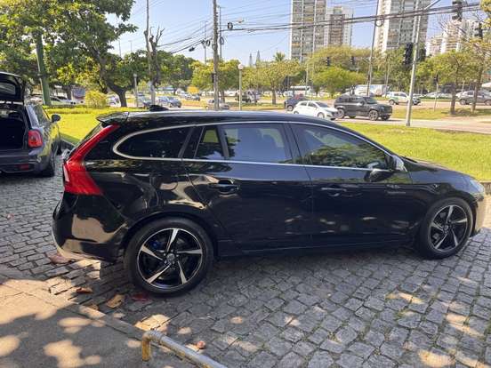VOLVO-V60-2013