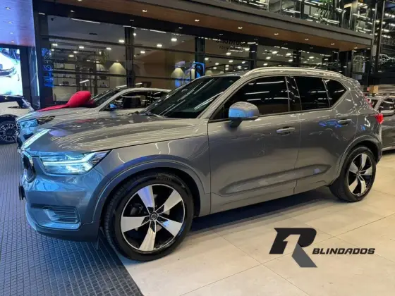 VOLVO XC40 2.0 T5 GASOLINA MOMENTUM AWD GEARTRONIC